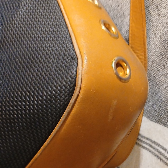 Stylish Black and Tan Men's Bag - Picture 10 of 16